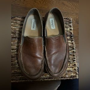 Men’s OluKai Slip on Puhalu Leather loafer shoe. Size 11.5